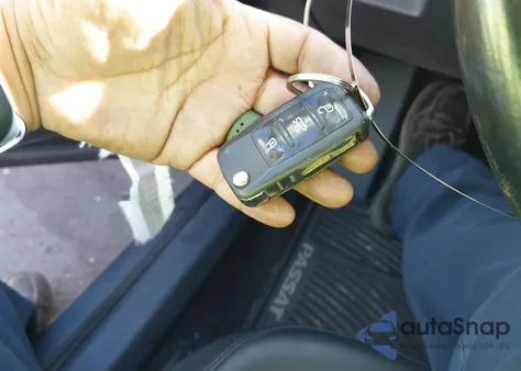 2015 Volkswagen Passat 1.8T Se from USA, damaged, VIN 1VWBT7A35FC090963